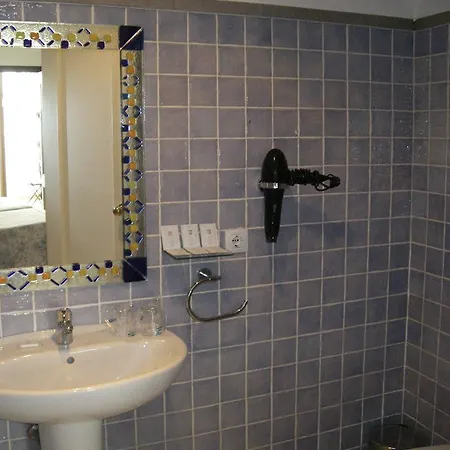 Azahar בית הארחה 2*