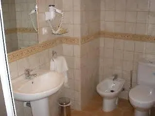 Azahar בית הארחה 2*